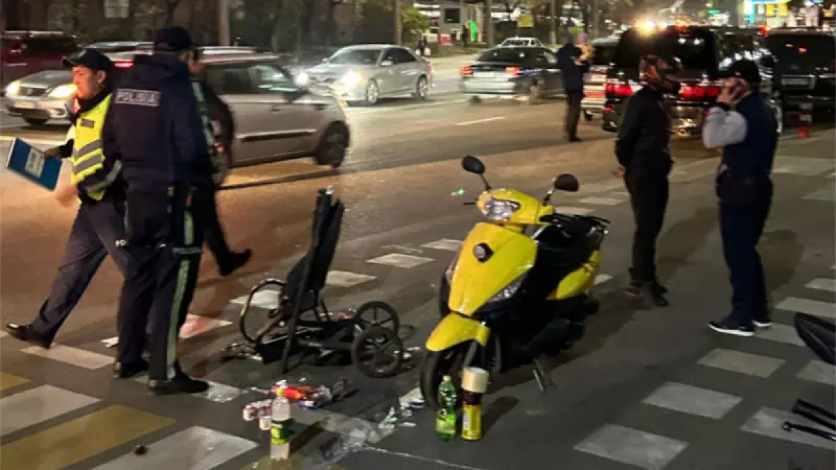 Мопедист сбил коляску с ребёнком в Алматы