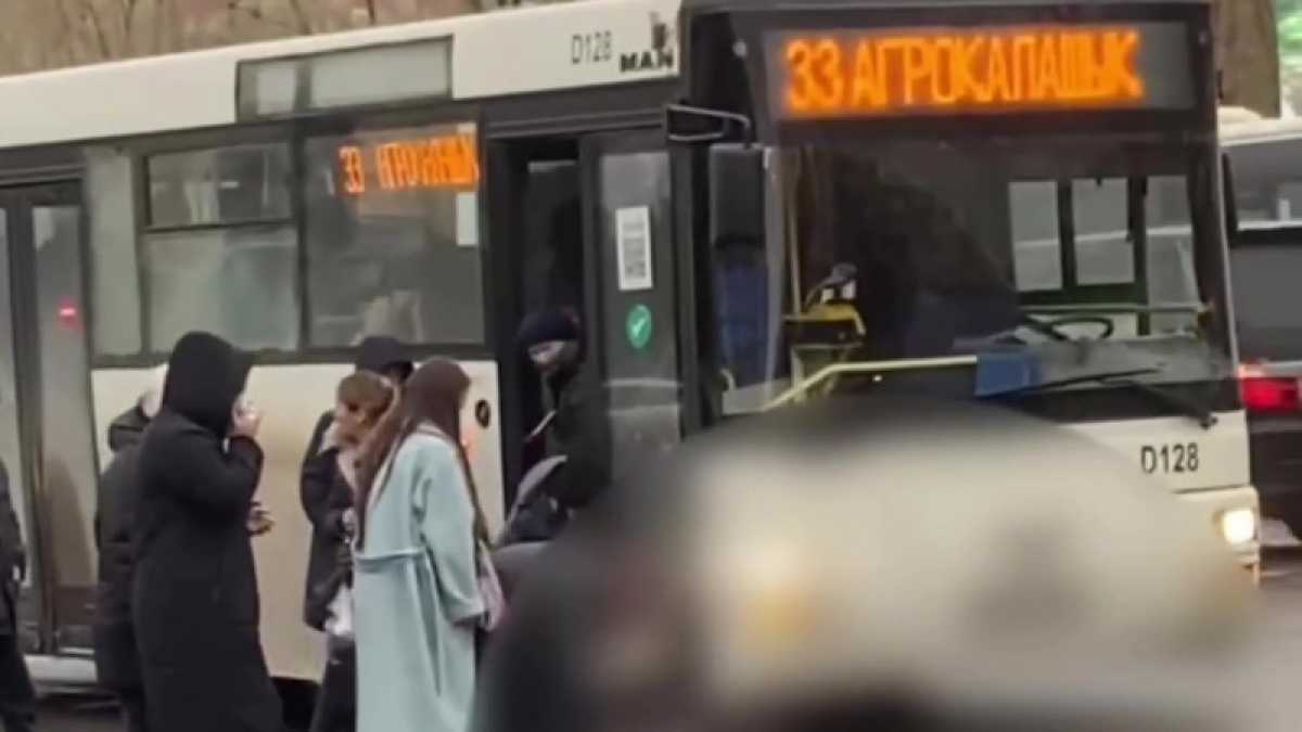 Автобус сбил женщину в Астане