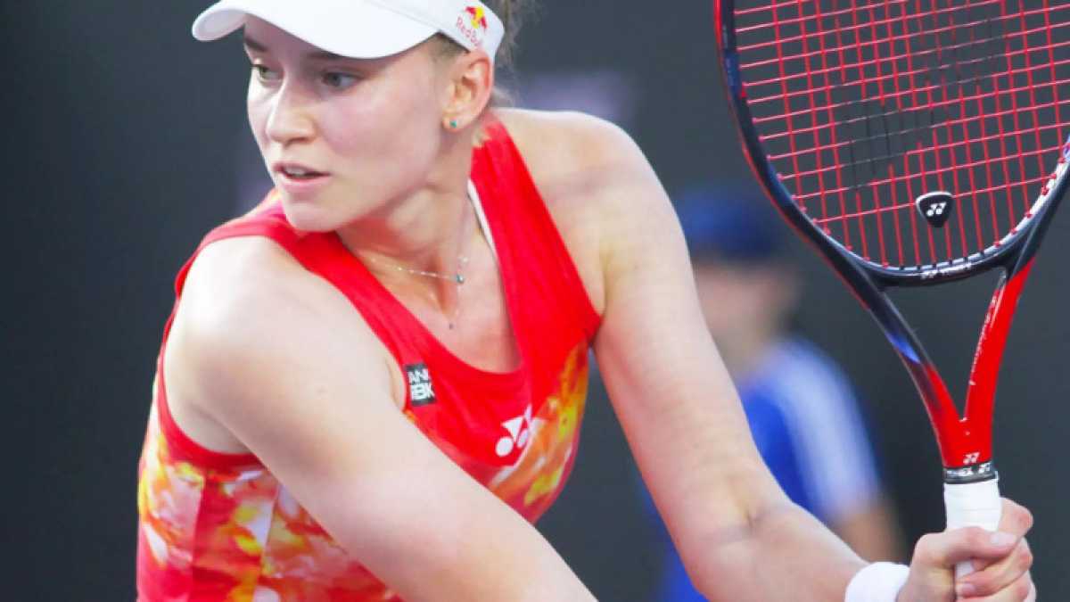 Елена Рыбакина проиграла Арине Соболенко в Итоговом турнире WTA