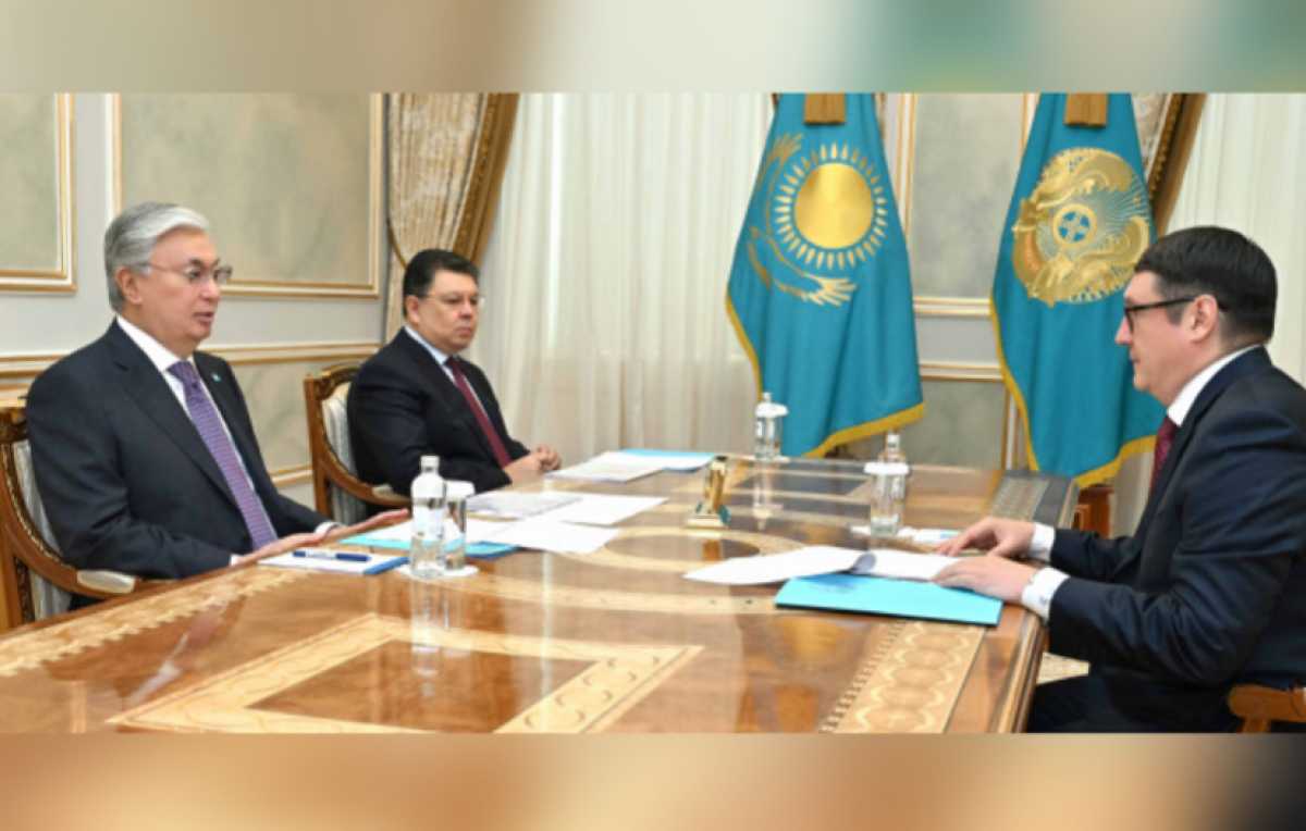 Глава Минэнерго рассказал Токаеву о добычи нефти, газа и урана