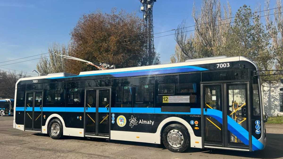 В Алматы закупили новые троллейбусы