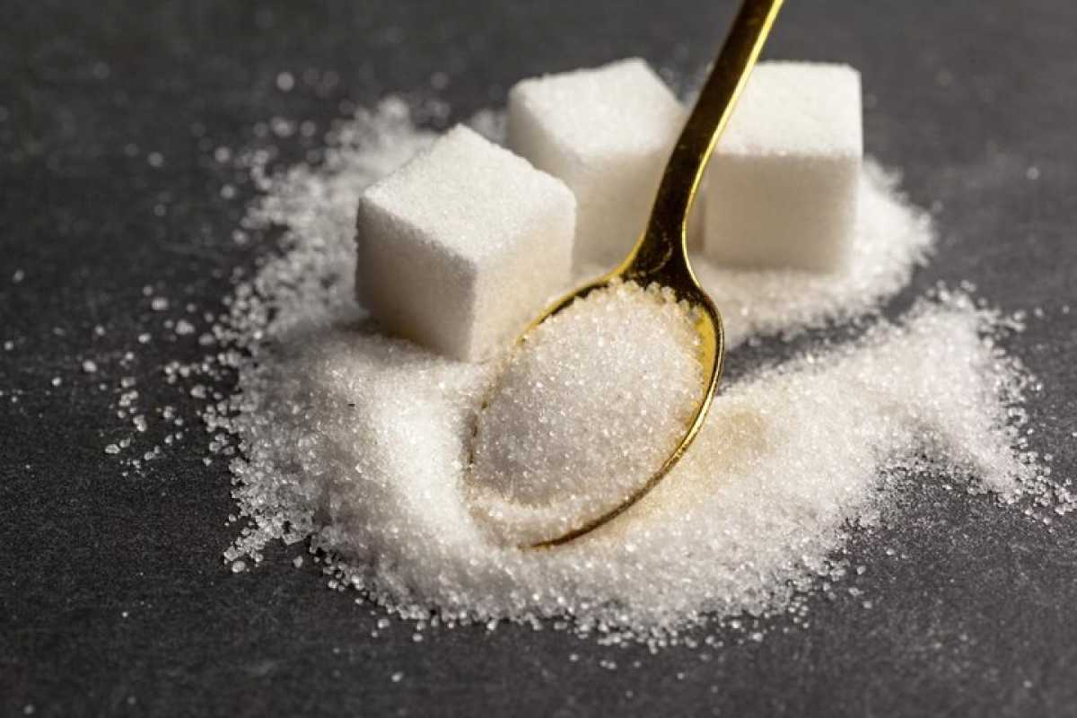 Сахар рекордно дешевеет в Казахстане