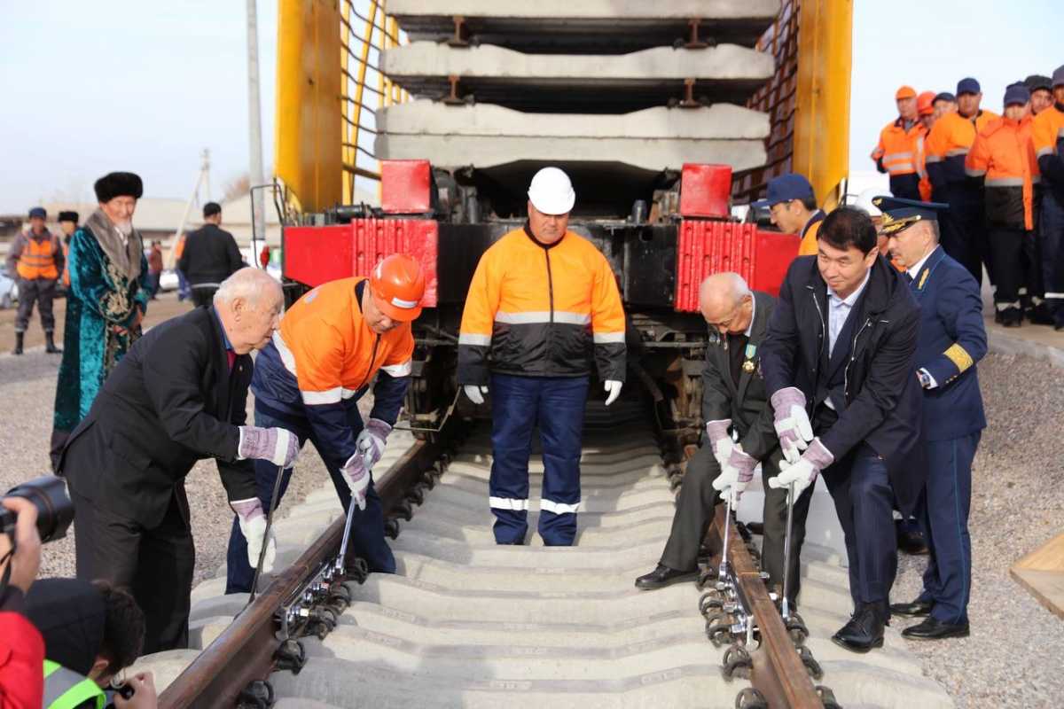 Знаковый мегапроект: Казахстан и Узбекистан свяжет новая железная дорога