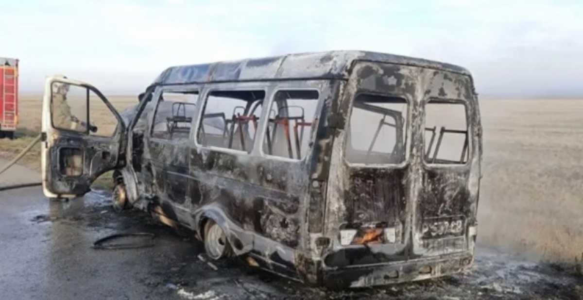 Газель с детьми загорелась в Костанайской области