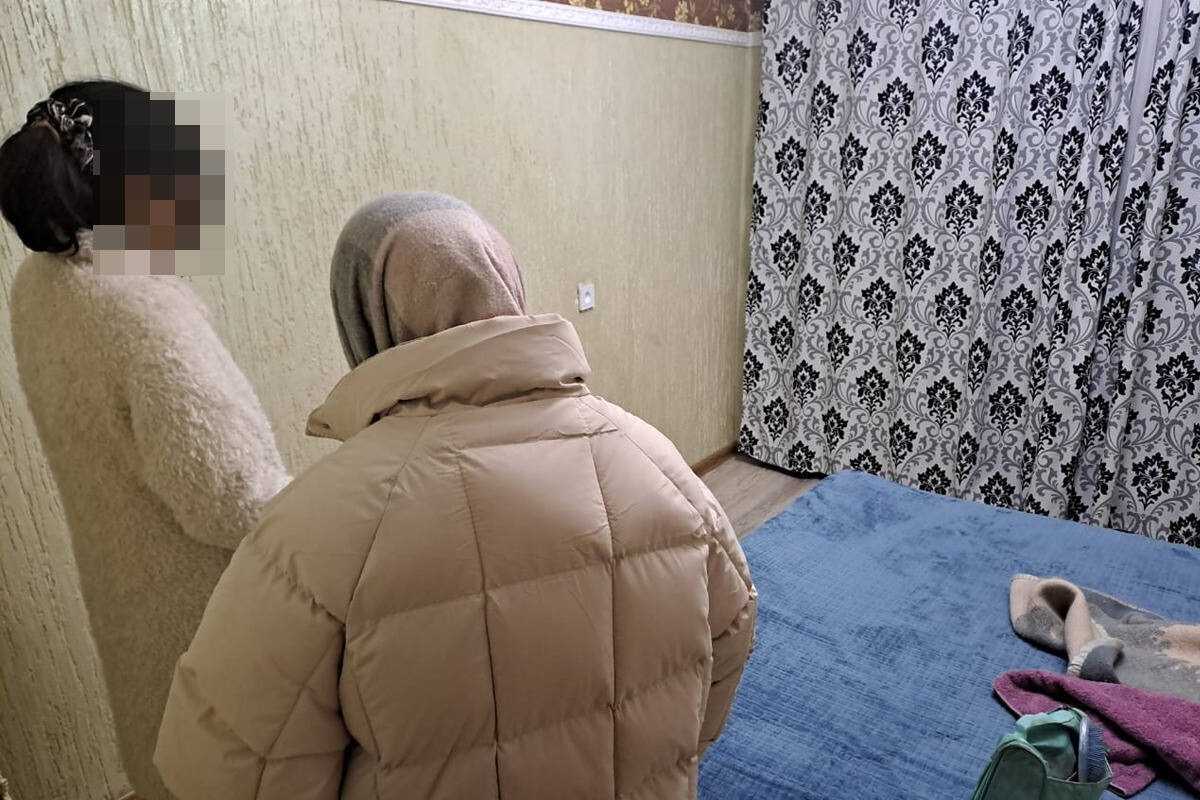 Девушки оказывали эротический боди-массаж в квартире в Петропавловске