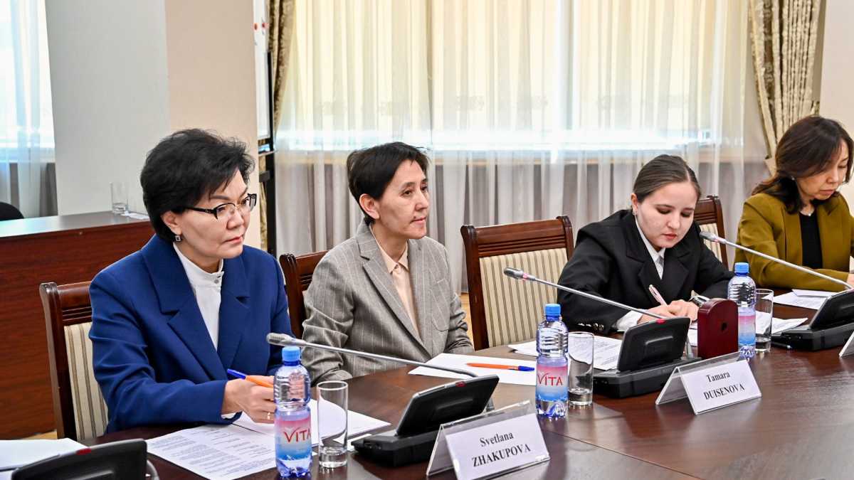 Вопросы трудовой миграции обсудила вице-премьер Дуйсенова с послом Южной Кореи