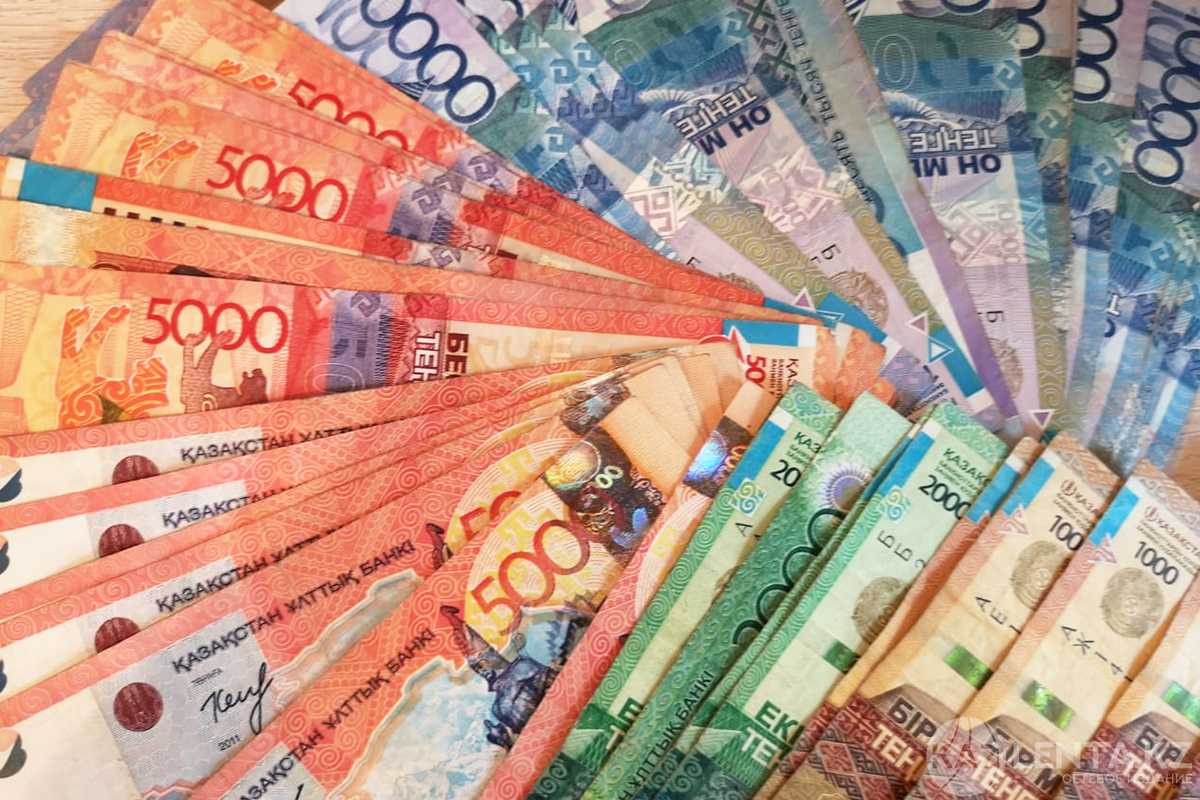 «Каждый получит по 150 000 тенге». В Казахстане распространяют сообщение о новогодней выплате