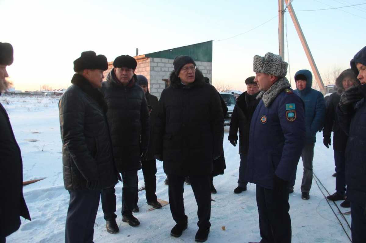 Аким СКО побывал на месте пожара в Смирново