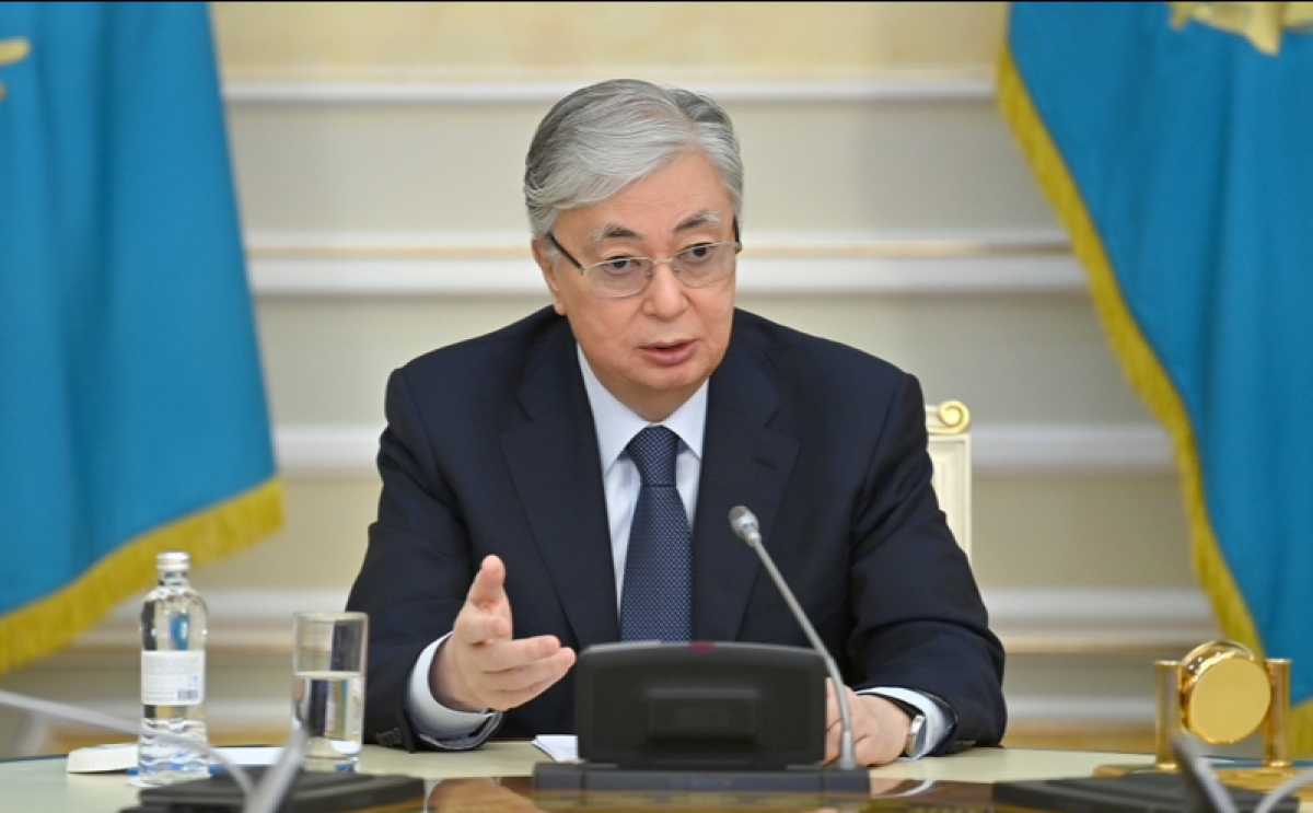 Токаев потребовал скорейшего решения коммунальных проблем в регионах Казахстана