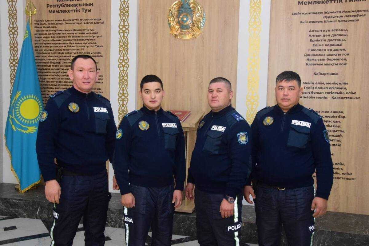 Троим роженицам помогли полицейские на трассе в Атырауской области