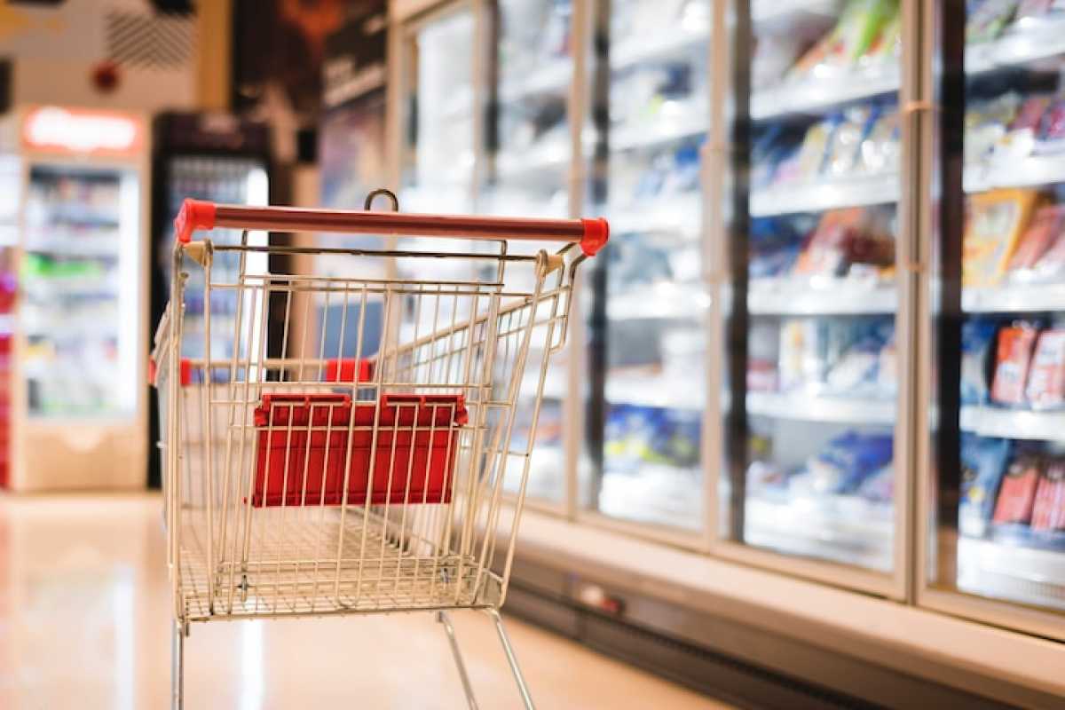 В Казахстане выявили тысячи опасных продуктов с поддельными сертификатами качества