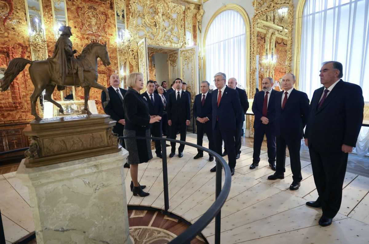 Президент Казахстана посетил ряд культурных объектов Санкт-Петербурга