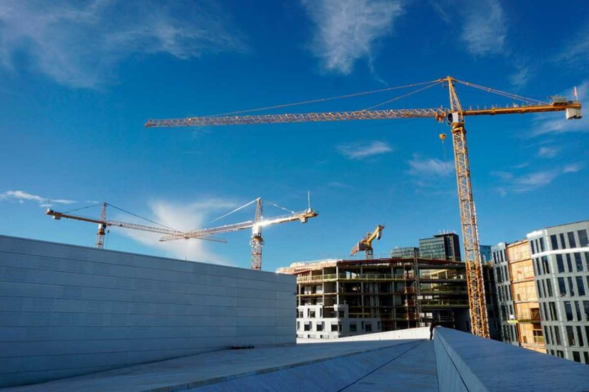 Восемь компаний лишили строительных лицензий в Алматы