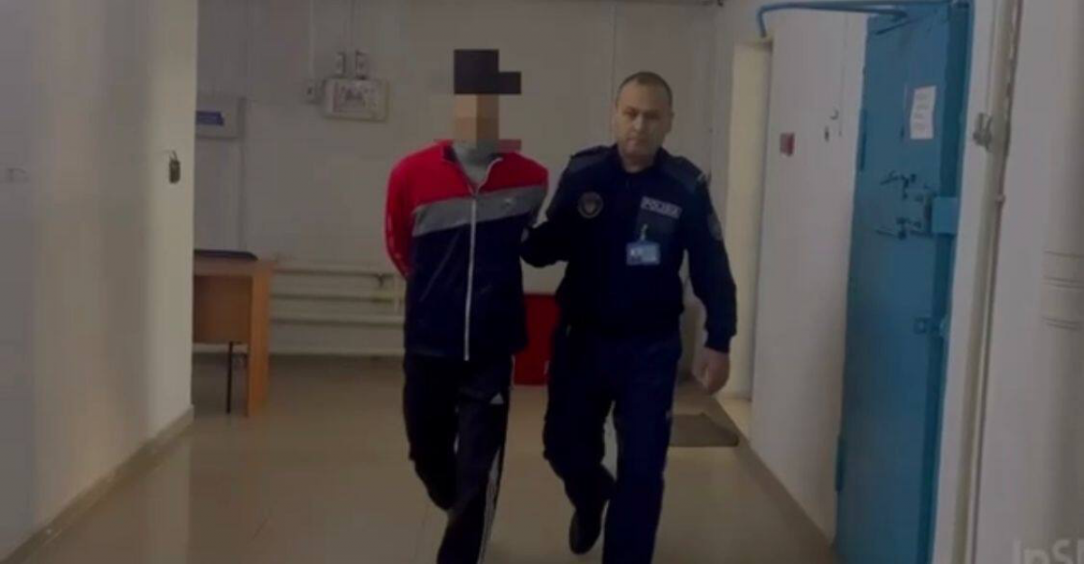 Двух подростков ударил кызылординец складным ножом