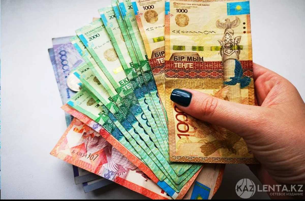В Казахстане намерены усложнить получение кредитов для молодёжи