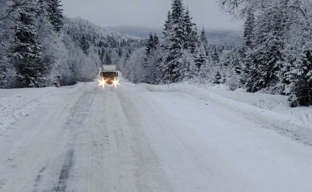 Участки автодорог закрыли из-за непогоды в Акмолинской и Жетысуской областях