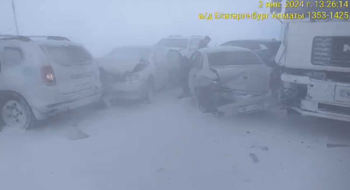 Семь авто попали в ДТП на трассе в Карагандинской области
