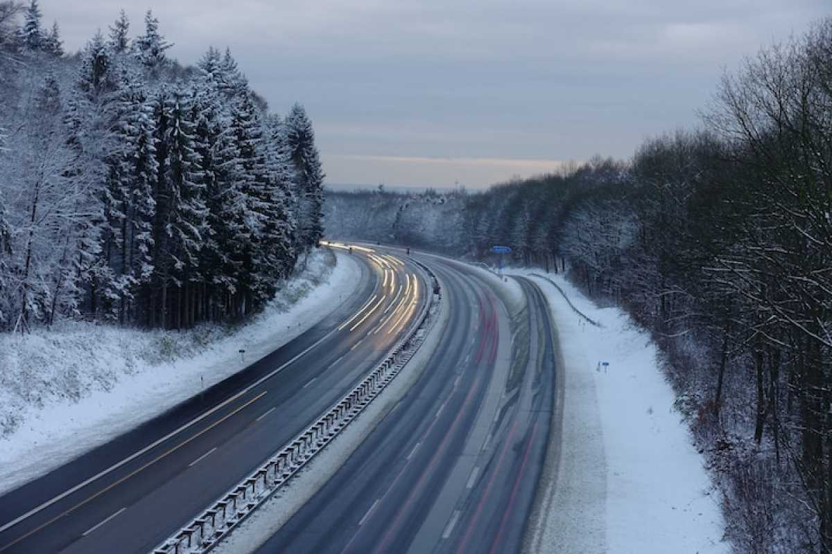 В Казахстане закрыто движение на 15 участках автодорог