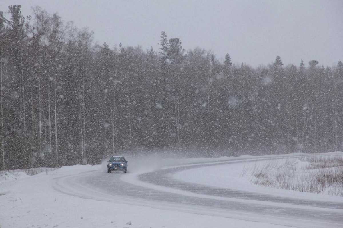 На четырёх участках автодорог ограничили движение в Казахстане