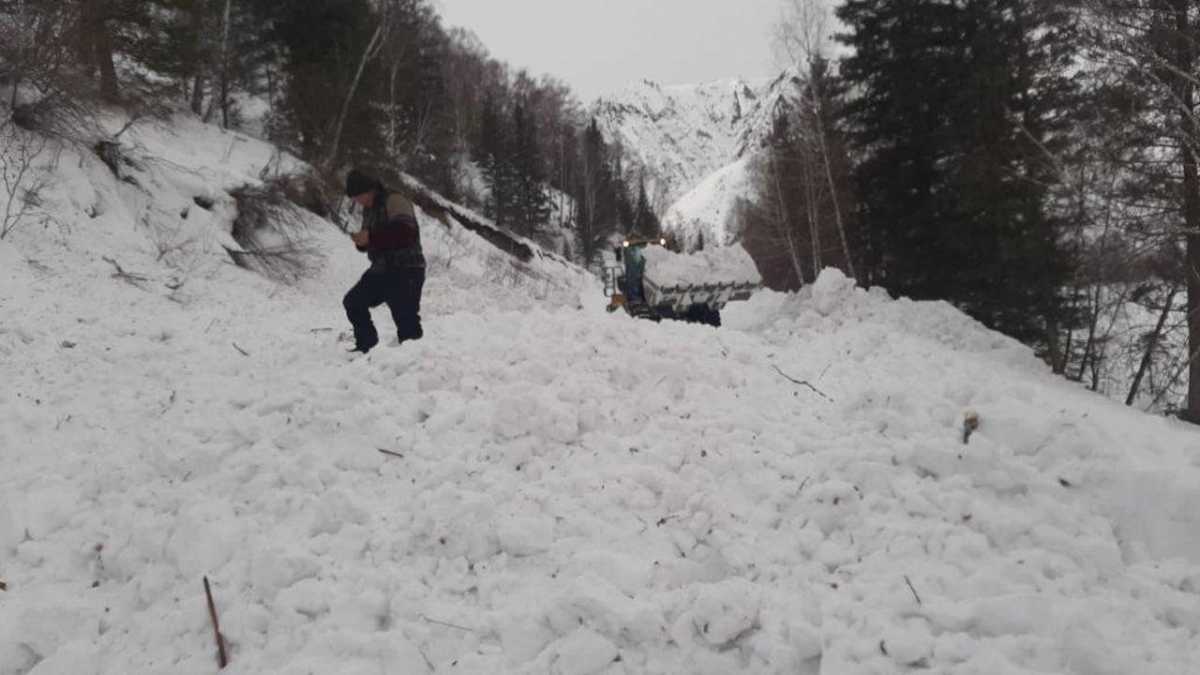 В горных районах ВКО спущено 48 300 куб.м. снега