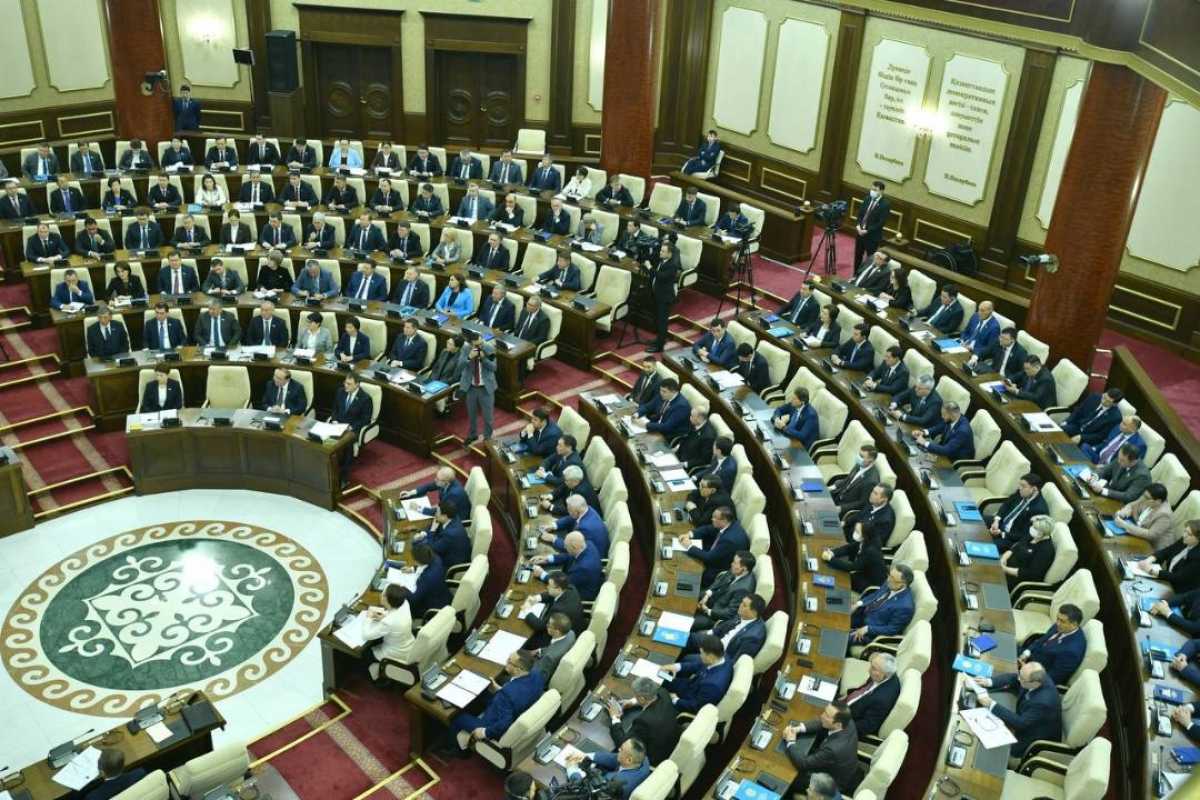 Парламент одобрил направление казахстанских военных для участия в миссиях ООН