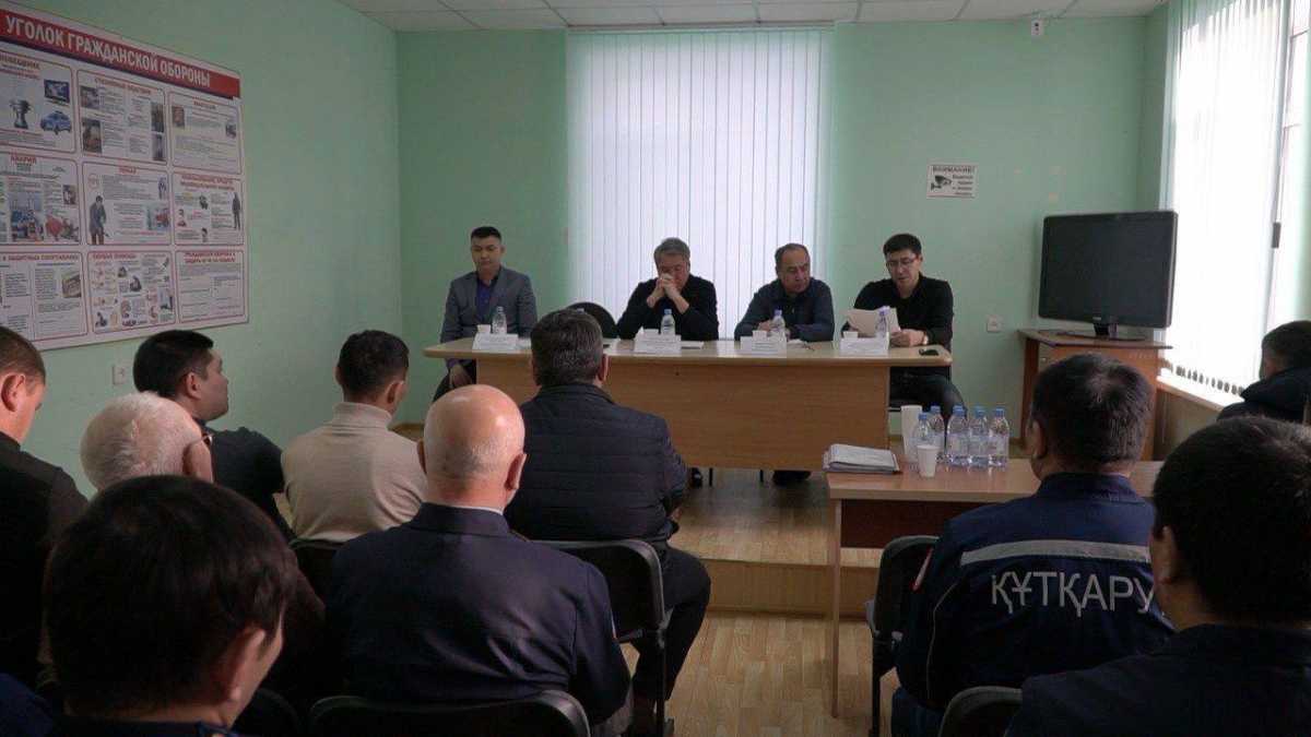 Автобус с людьми провалился в воронку в Павлодарской области: комиссия установила семь ответственных лиц