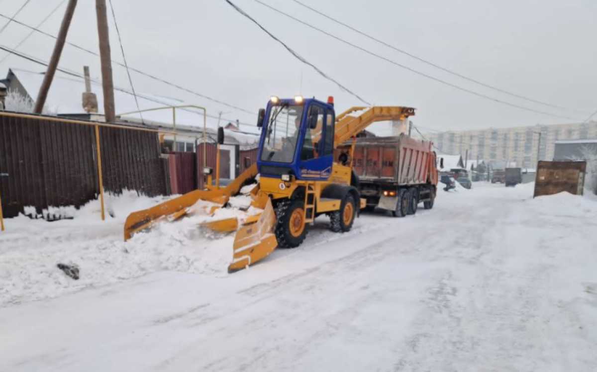 Более 44 тысяч кубометров снега вывезли с улиц Астаны за ночь