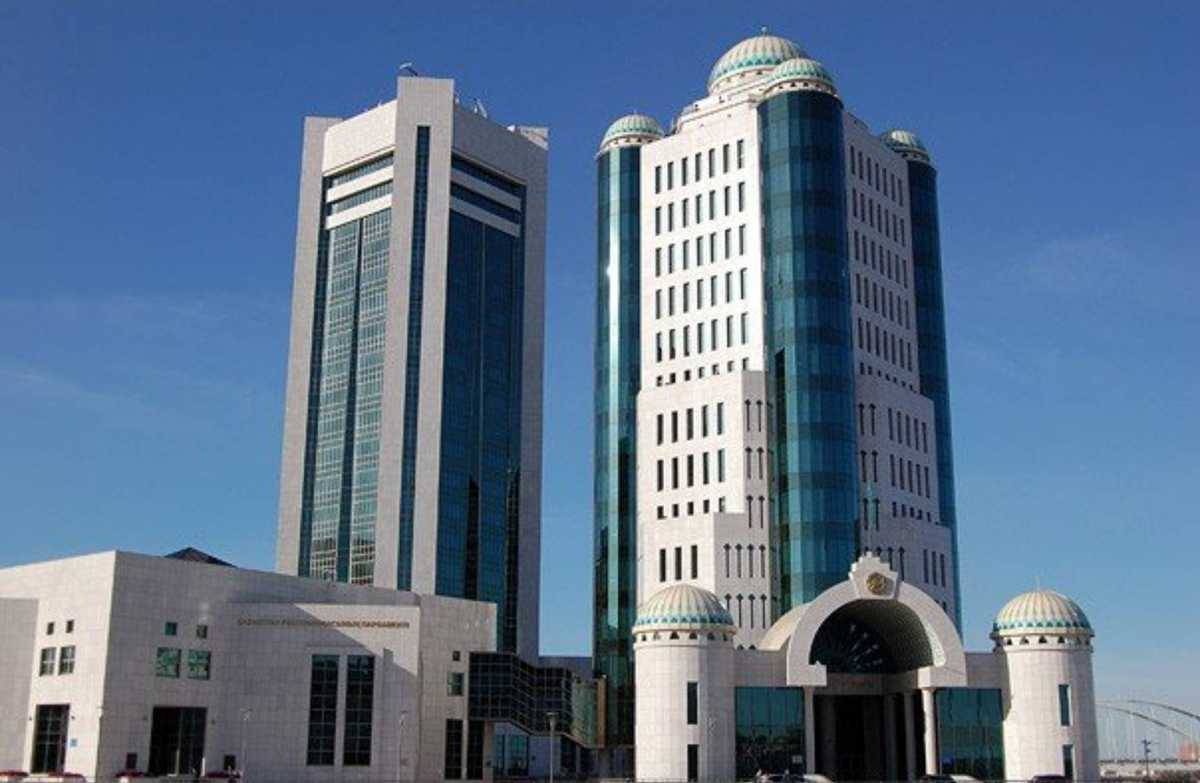 Законопроекты по вопросам противодействия коррупции рассматриваются в Парламенте Казахстана