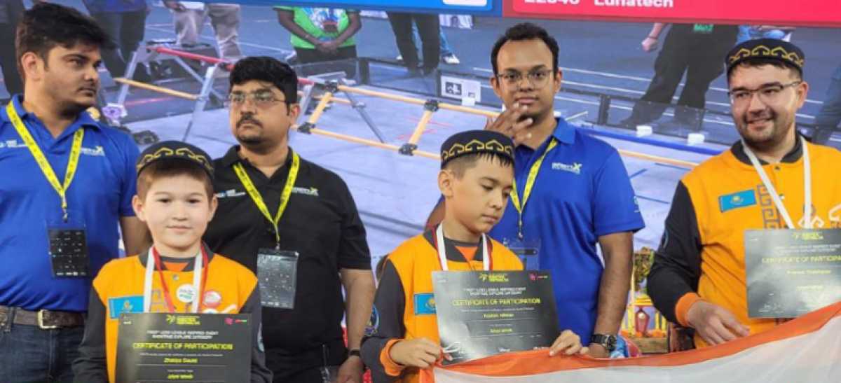 Шесть высоких наград привезли казахстанские школьники с чемпионата по робототехнике в Индии