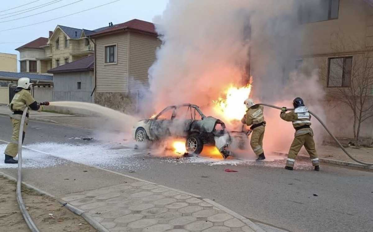 Автомобиль взорвался в Актау