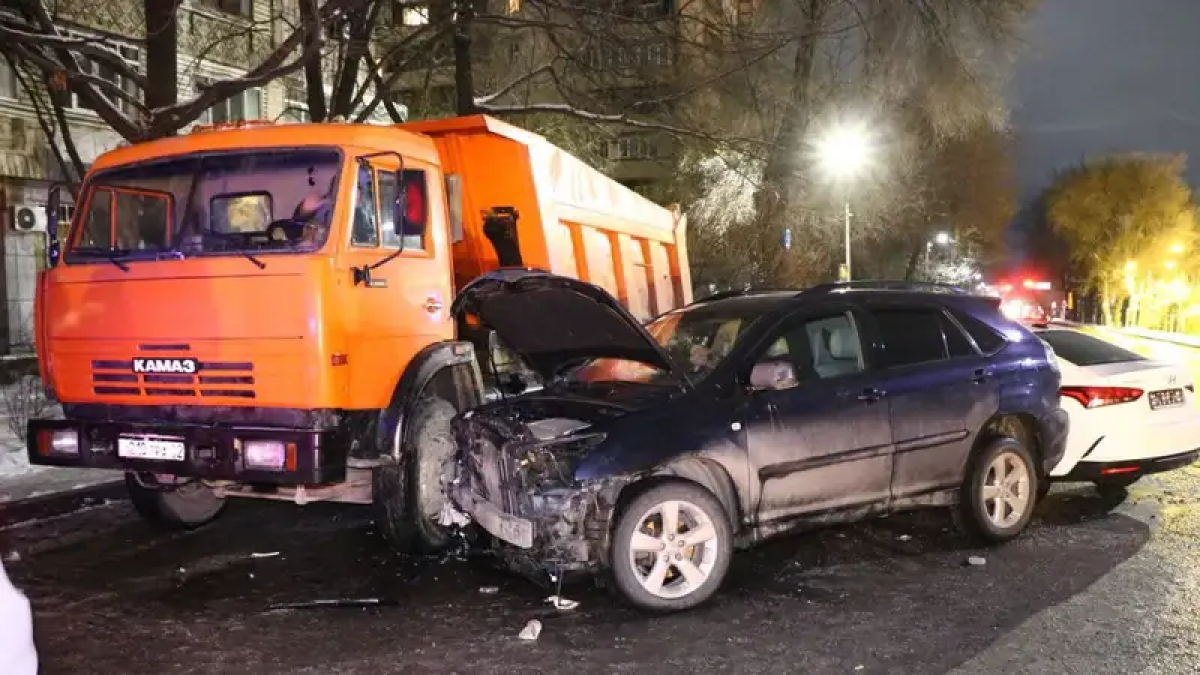 Четыре человека пострадали в ДТП в Алматы