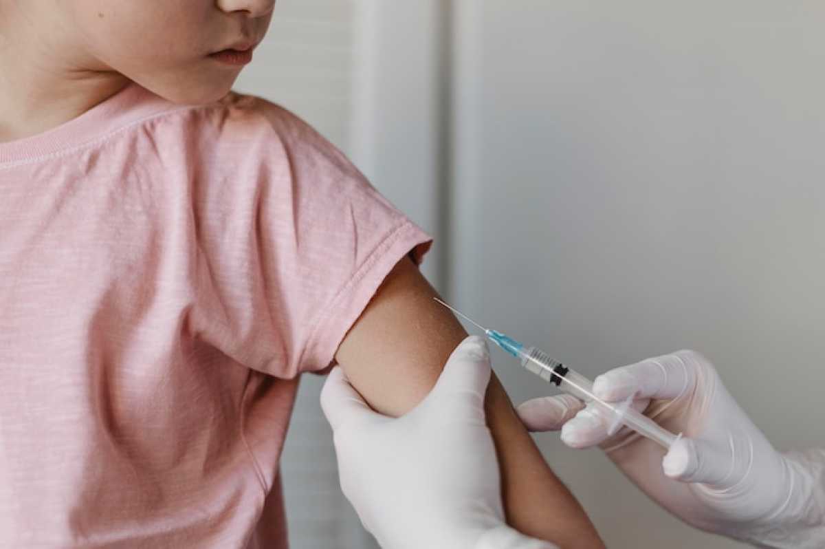 Детям вкололи просроченную вакцину в Павлодарской области