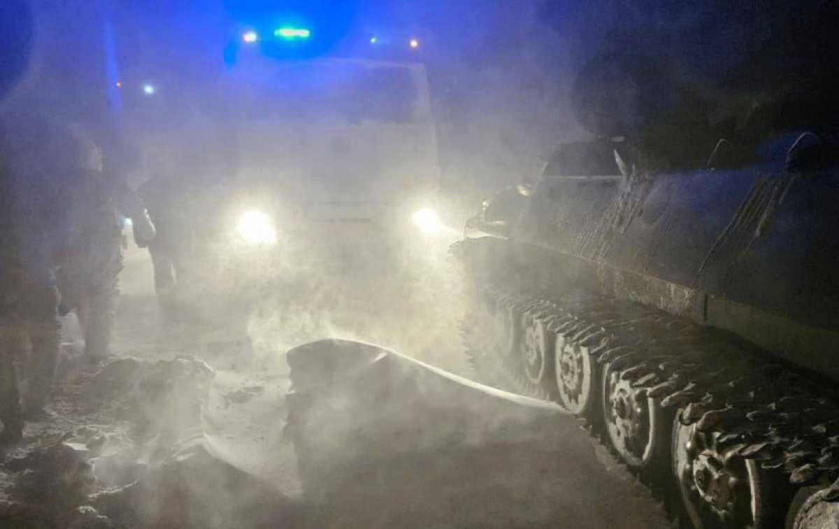 Военнослужащие присоединились к спасению людей из снежных заносов в Актюбинской области