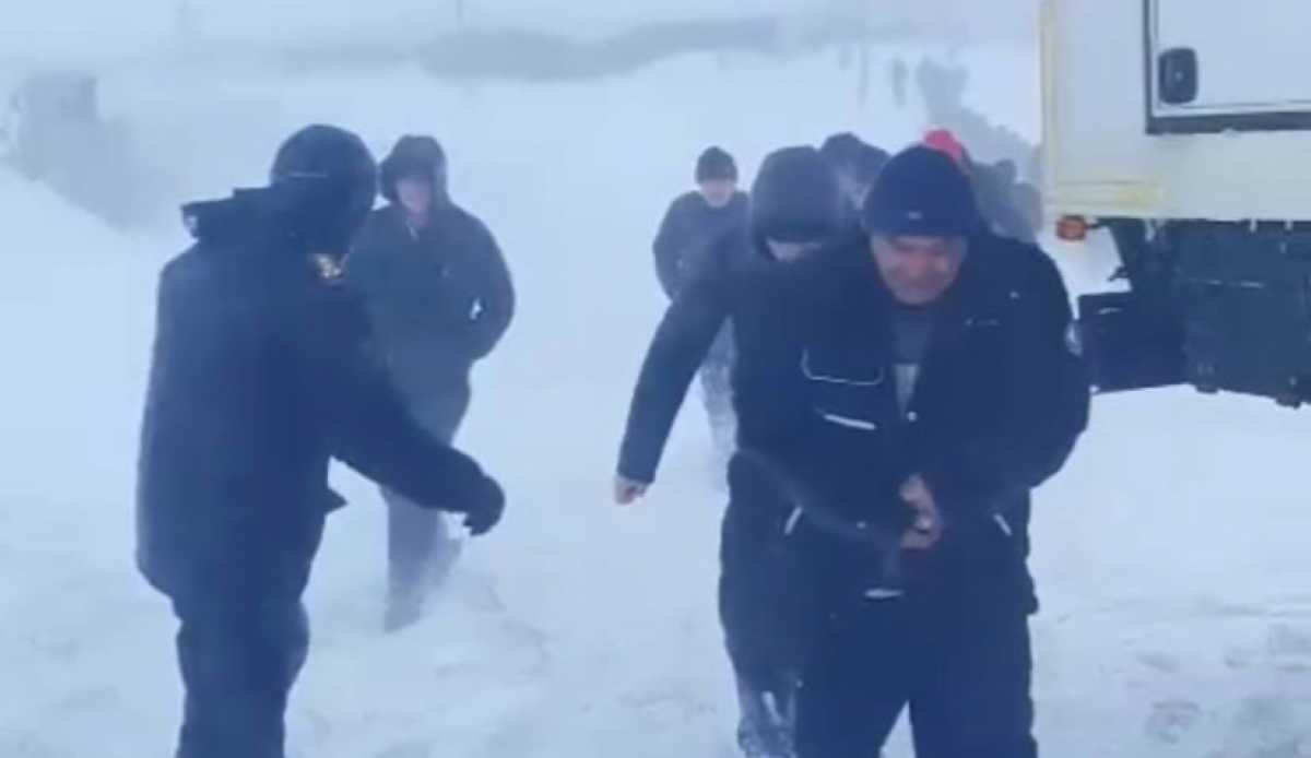 Более 100 человек спасли и эвакуировали в Казахстане за сутки
