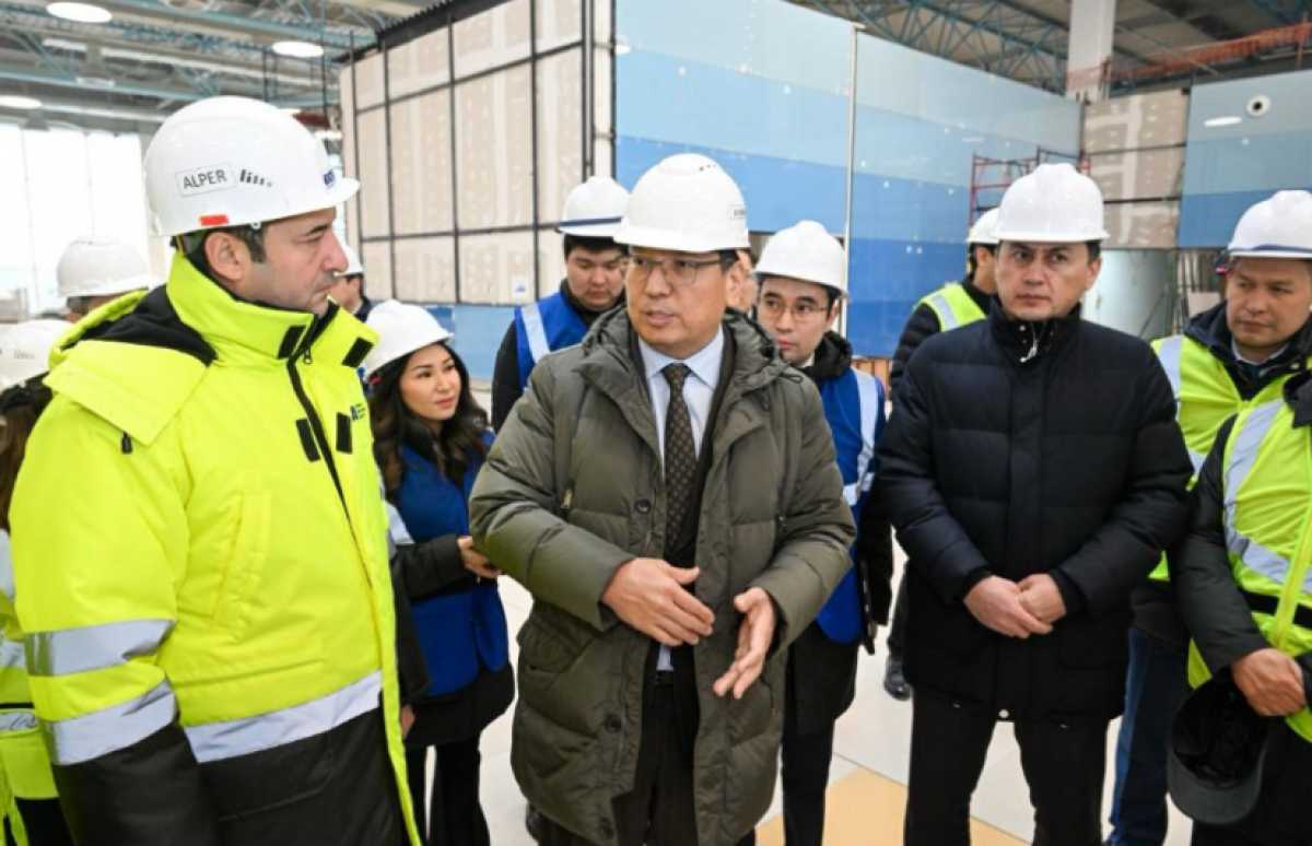 Досаев ознакомился с ходом строительных работ в аэропорту Алматы