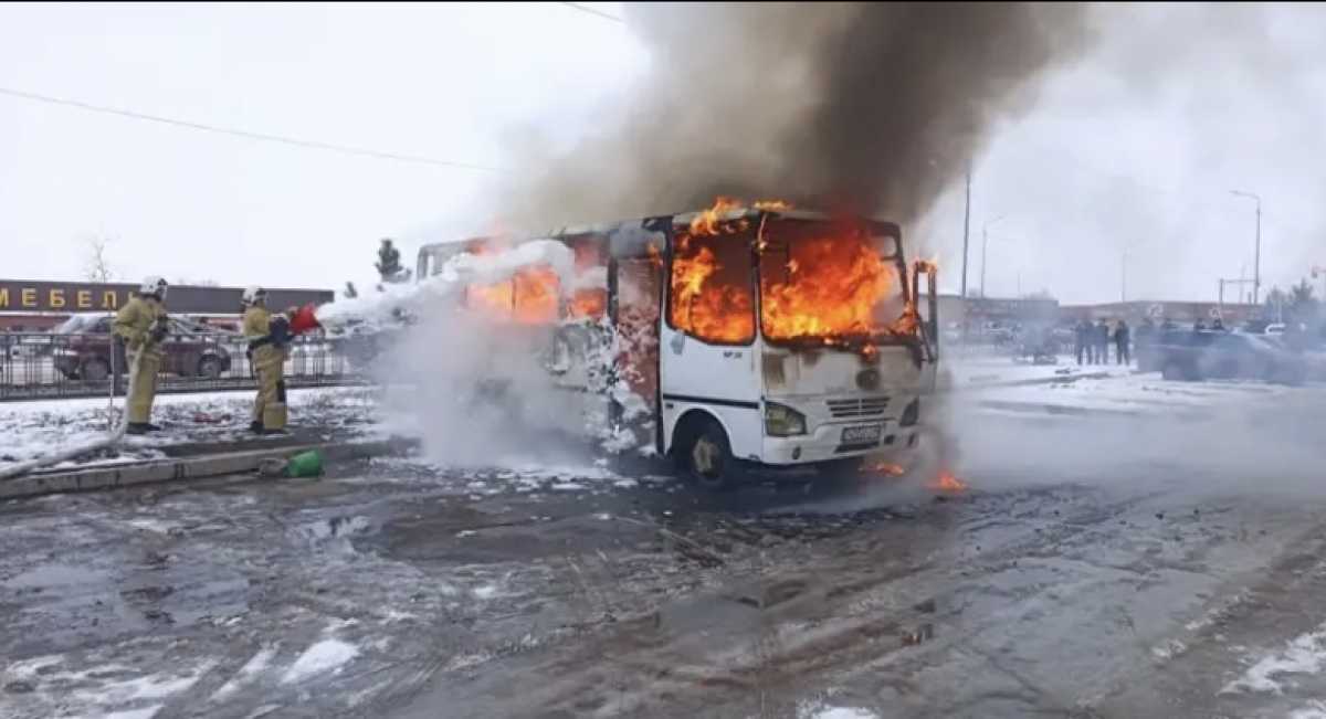 Пассажирский автобус загорелся в Жетысуской области