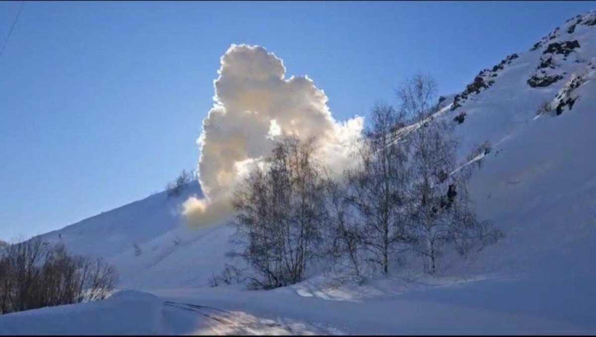 Профилактический спуск лавин осуществлен в горах Восточного Казахстана
