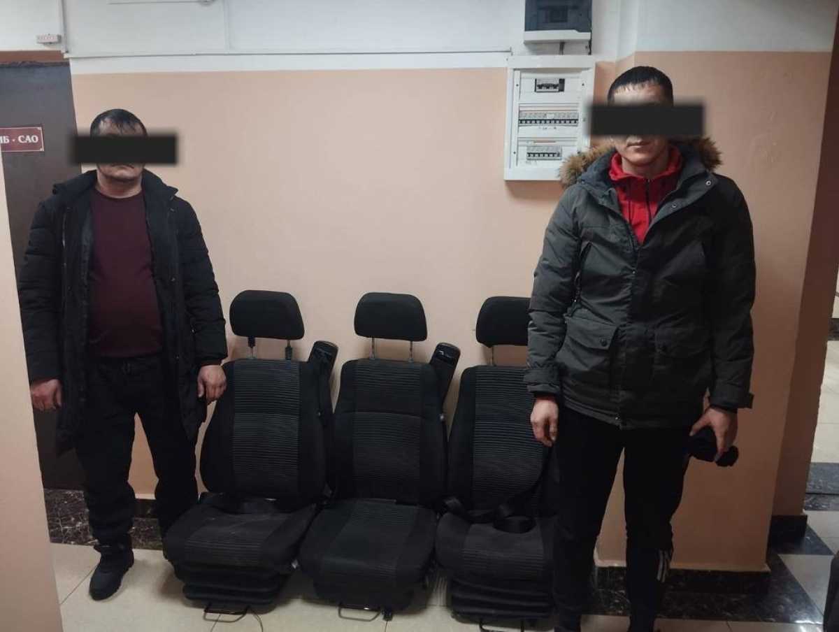 Сиденья из автобуса похитили в Алматы