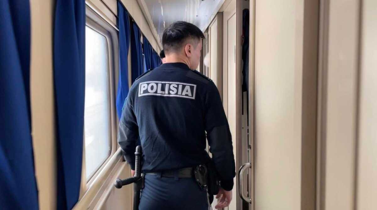 Пьяных пассажиров оштрафовали за срыв стоп-крана в поездах в Актюбинской области