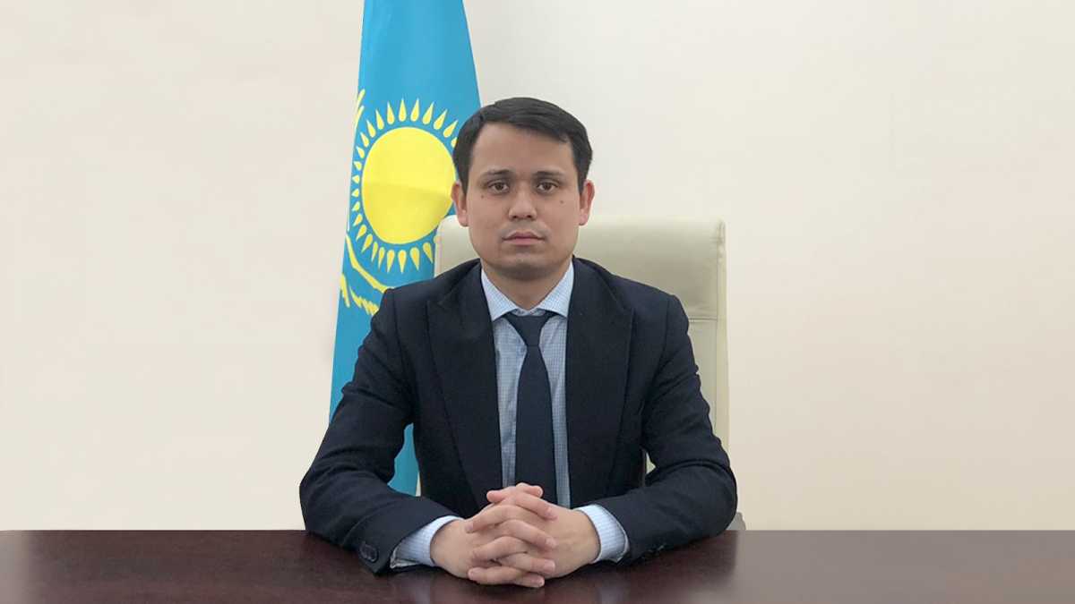 Бейбута Есенбаева освободили от должности вице-министра здравоохранения РК