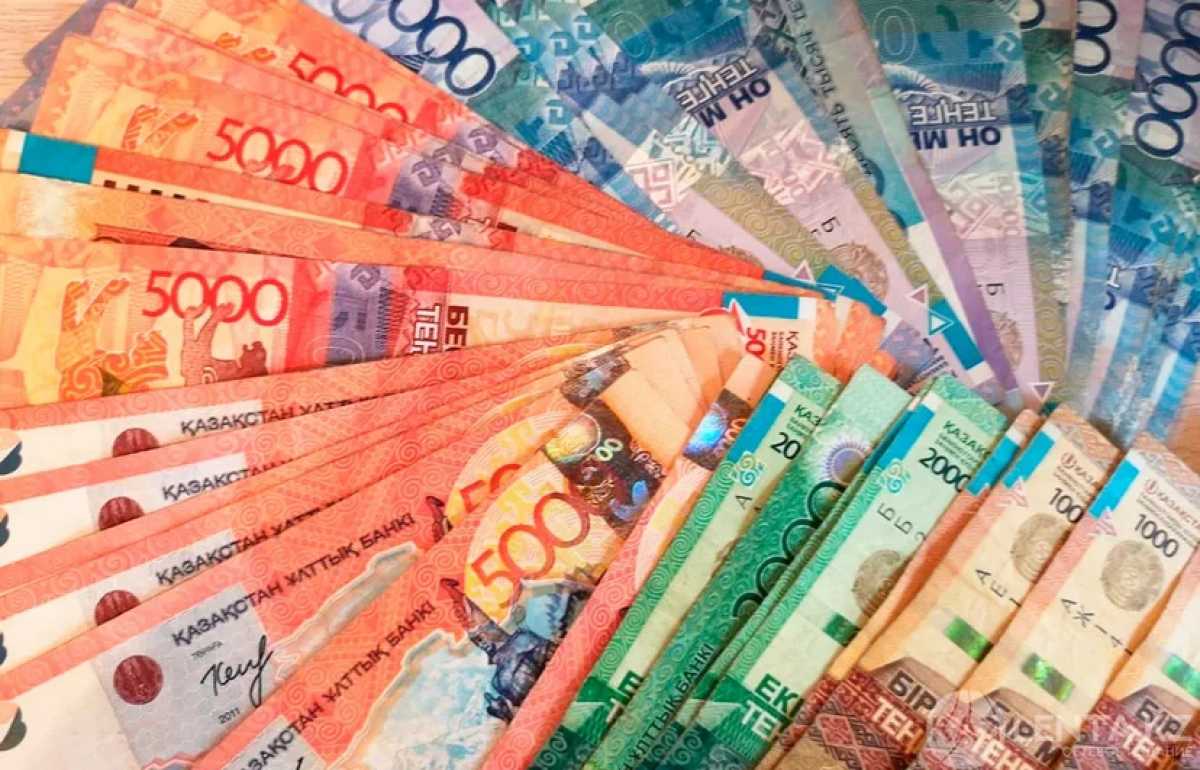 20 млрд тг долгов списали казахстанцам