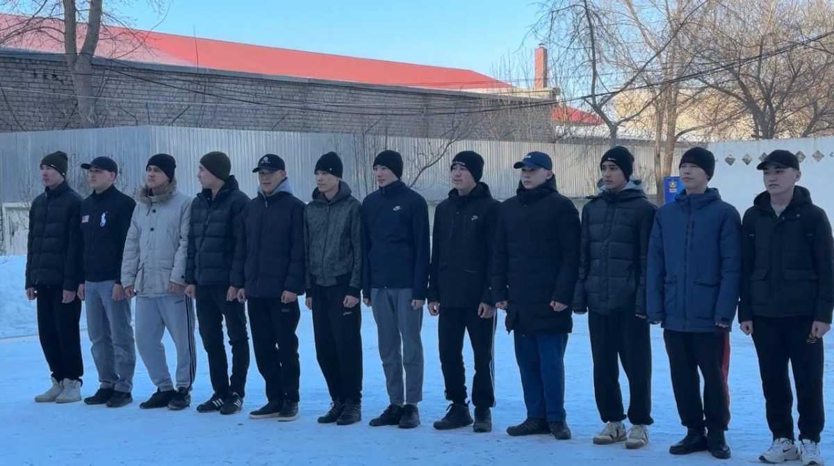 Весенний призыв: в регионах Казахстана новобранцев провожают в армию