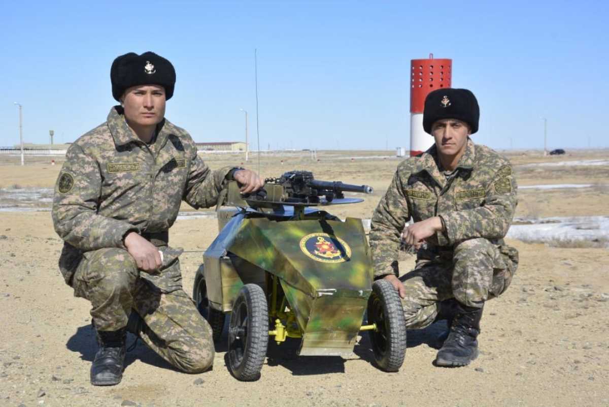 Солдаты создали боевую машину из подручных средств в Актау