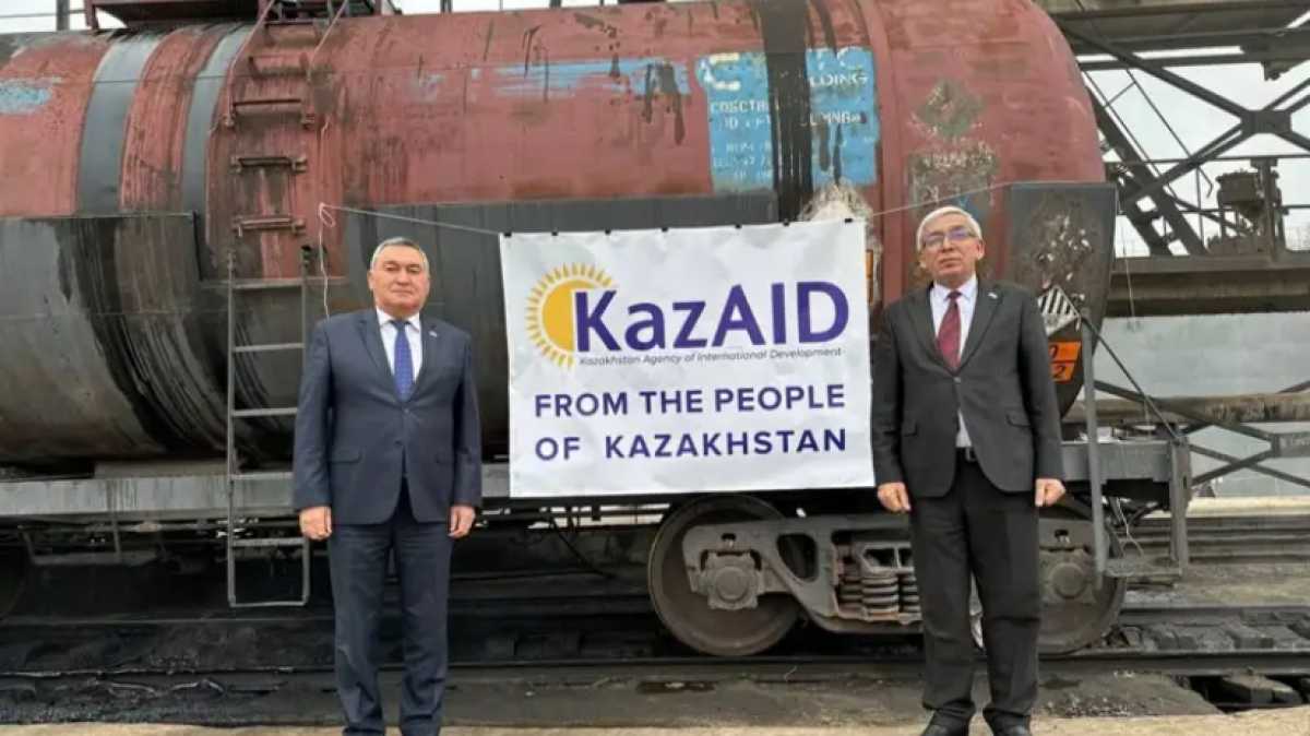 Гуманитарная помощь из Казахстана прибыла в Таджикистан
