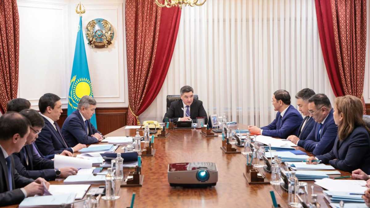 Бектенов провёл заседание комиссии по вопросам возврата активов