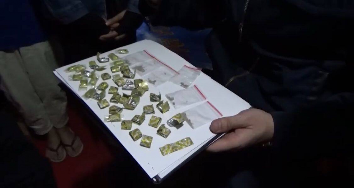 За распространение наркотиков осудили членов семьи и их подельников в Шымкенте