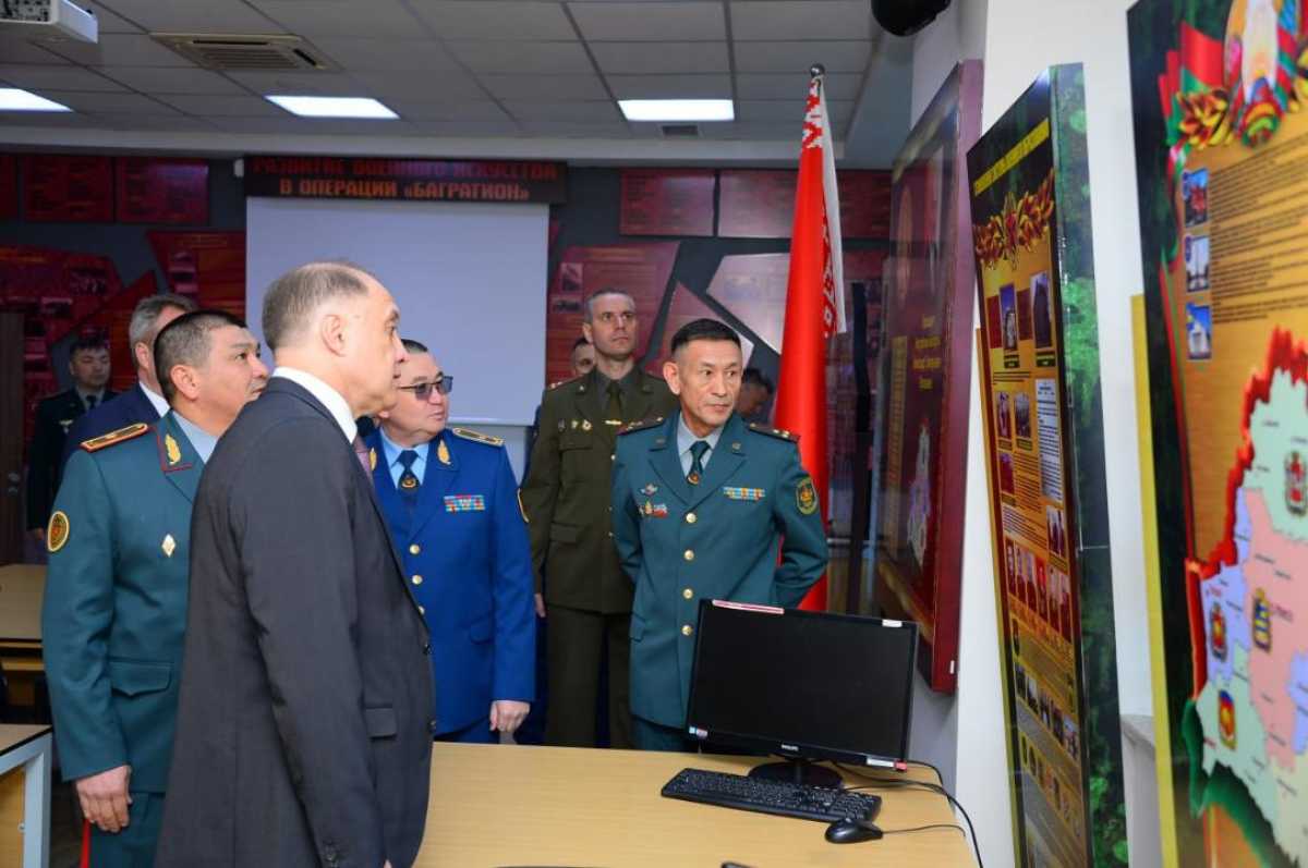 В Национальном университете обороны Казахстана побывали представители Беларуси