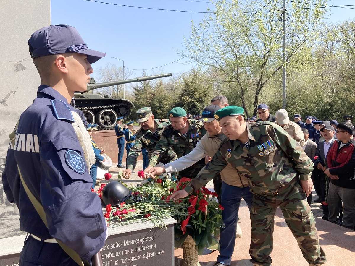 В Шымкенте почтили память солдат, погибших на таджикско-афганской границе