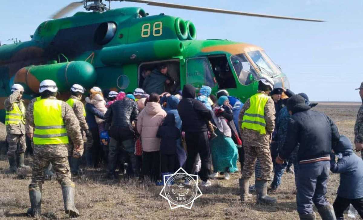 Сколько тысяч человек спасли от паводков в Казахстане
