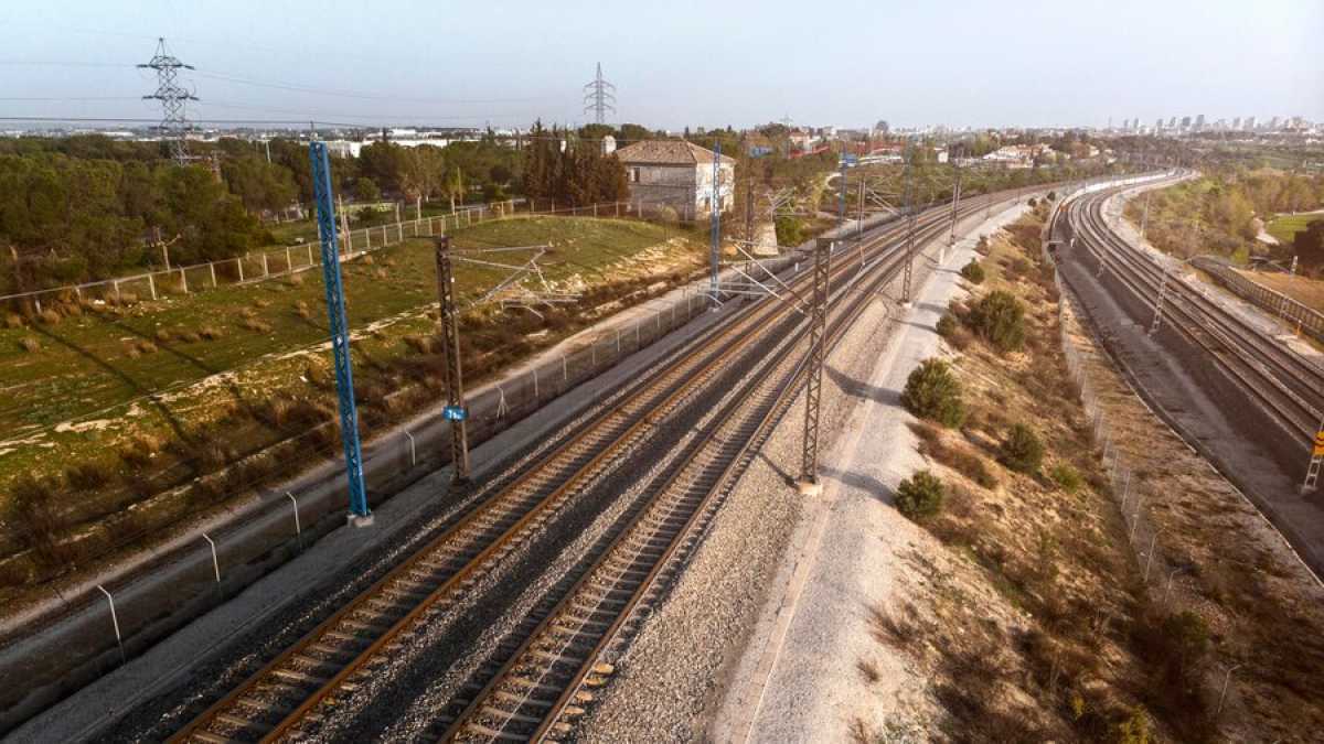 Девять человек осудили за хищение материалов для ремонта железнодорожных путей в Казахстане